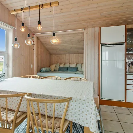Eyvin - 100m From The Sea By Interhome